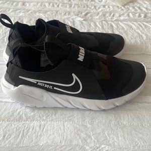 Nike slip on youth sneakers